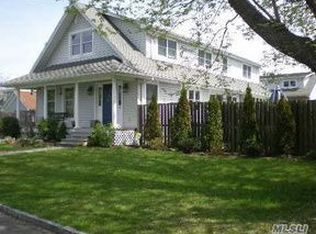 2 Prospect Ave, Bay Shore, NY 11706