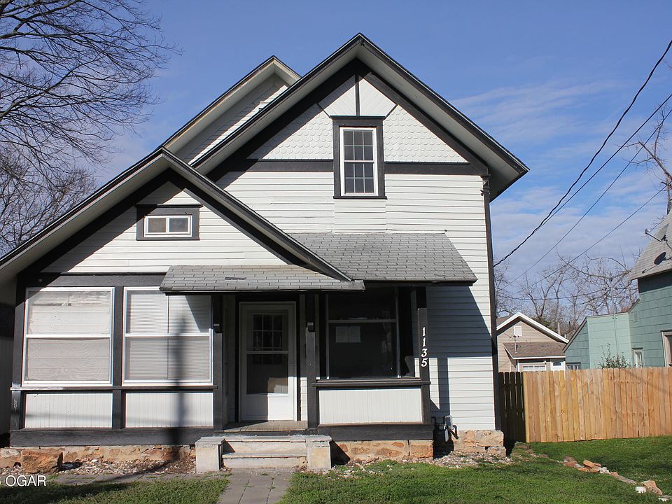 1st image of 1135 Lyon St