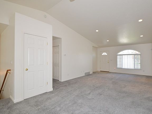5th image of 2535 Brandon Dr