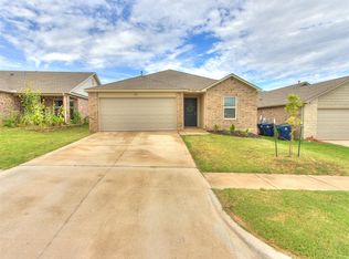 9909 Copperhead Rd, Yukon, OK 73099
