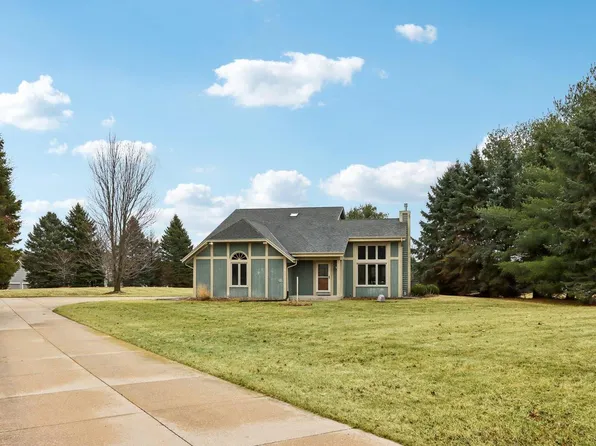 W303N6590 Irene LANE, Hartland, WI 53029