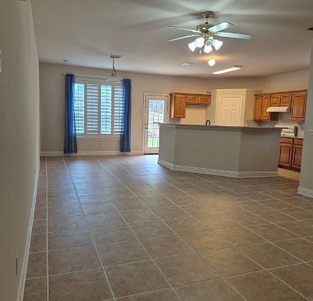 4th image of 7205 Hogan Dr