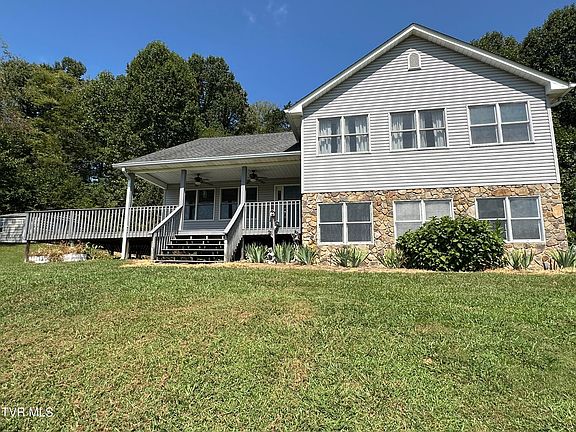 5th image of 416 Harrington Hollow Rd