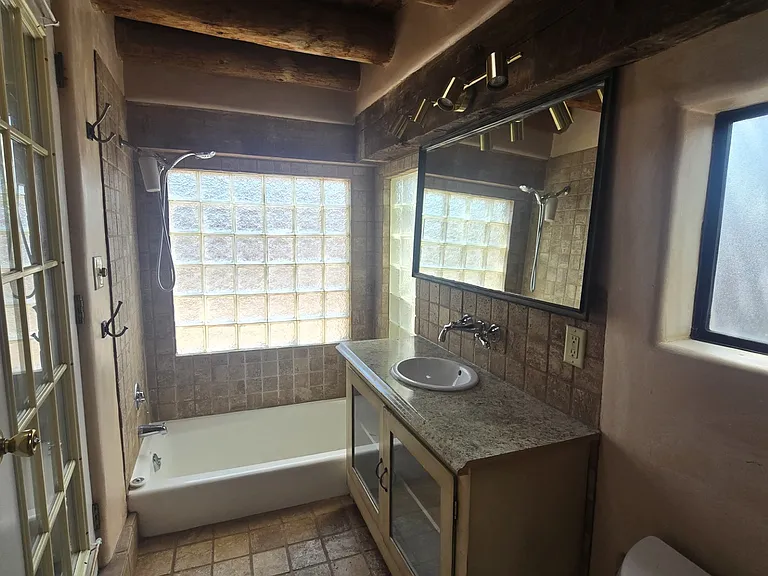 246 Casados St — Photo 11
