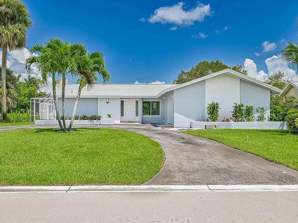 1st image of 167 Doral Cir