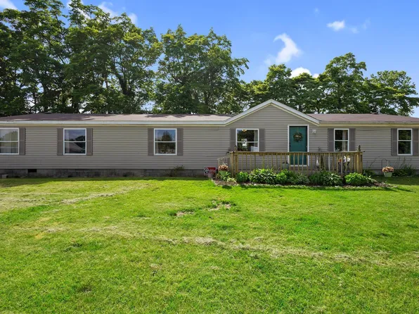 2765 S Pinewood Dr, Knox, IN 46534