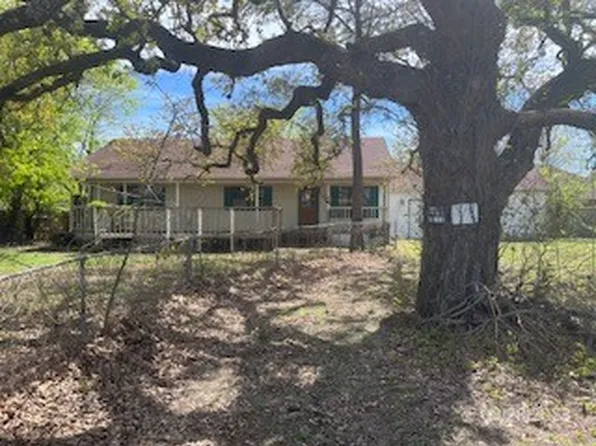 4102 Cherokee Ct, Granbury, TX 76048