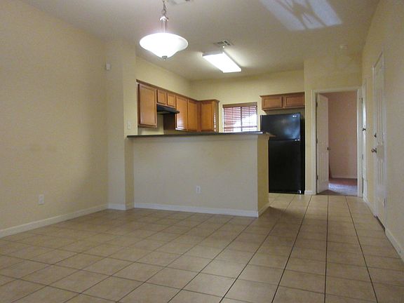 4th image of 3150 N Yarbrough Dr APT D-3