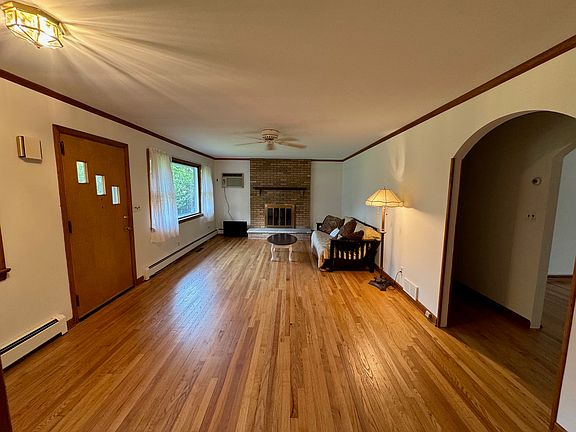 Working Fireplace. Newly finished hard wood floors. Space for dining area or piano.