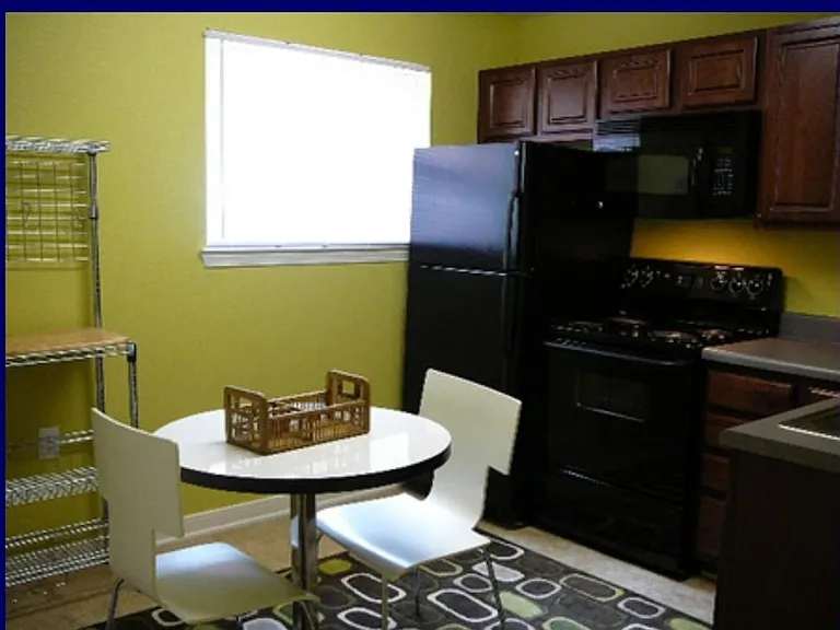 3512 E Richmond Rd — Photo 2