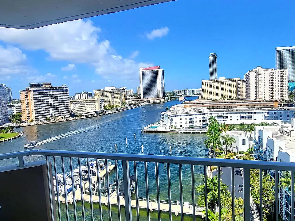 1965 S Ocean Dr #11