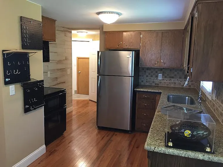 1024 W Lorain St — Photo 12