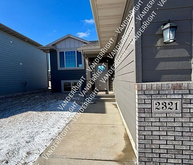 2321 S Creekview Ave — Photo 22