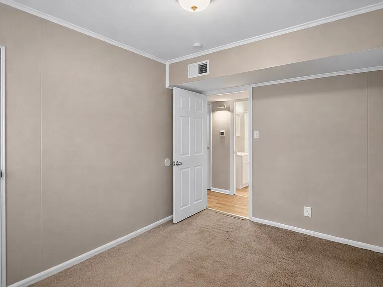 2343 Saint Peter St — Photo 11