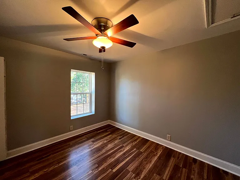 223 Judd St — Photo 11