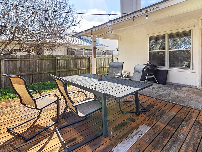 3711 Meadow View Dr — Photo 26