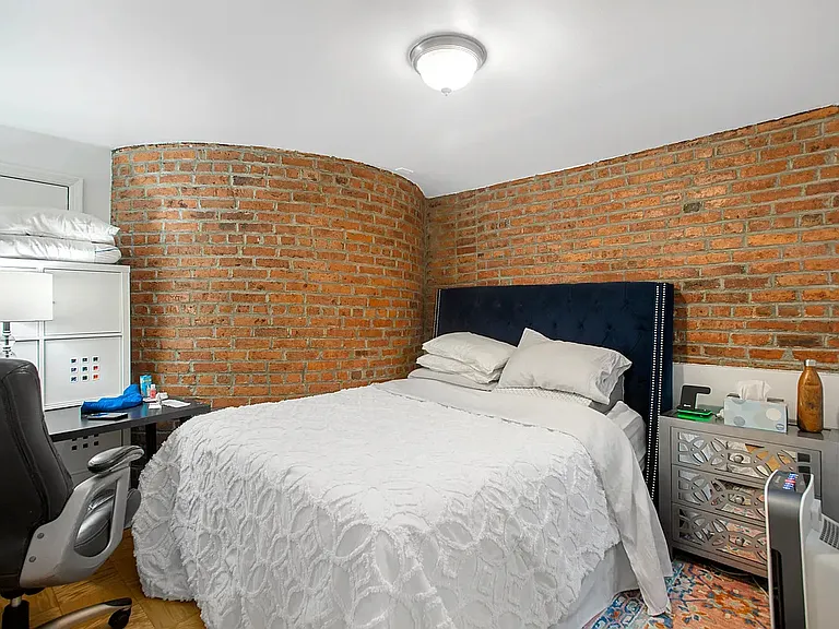 350 E 62nd St #1 — Photo 6