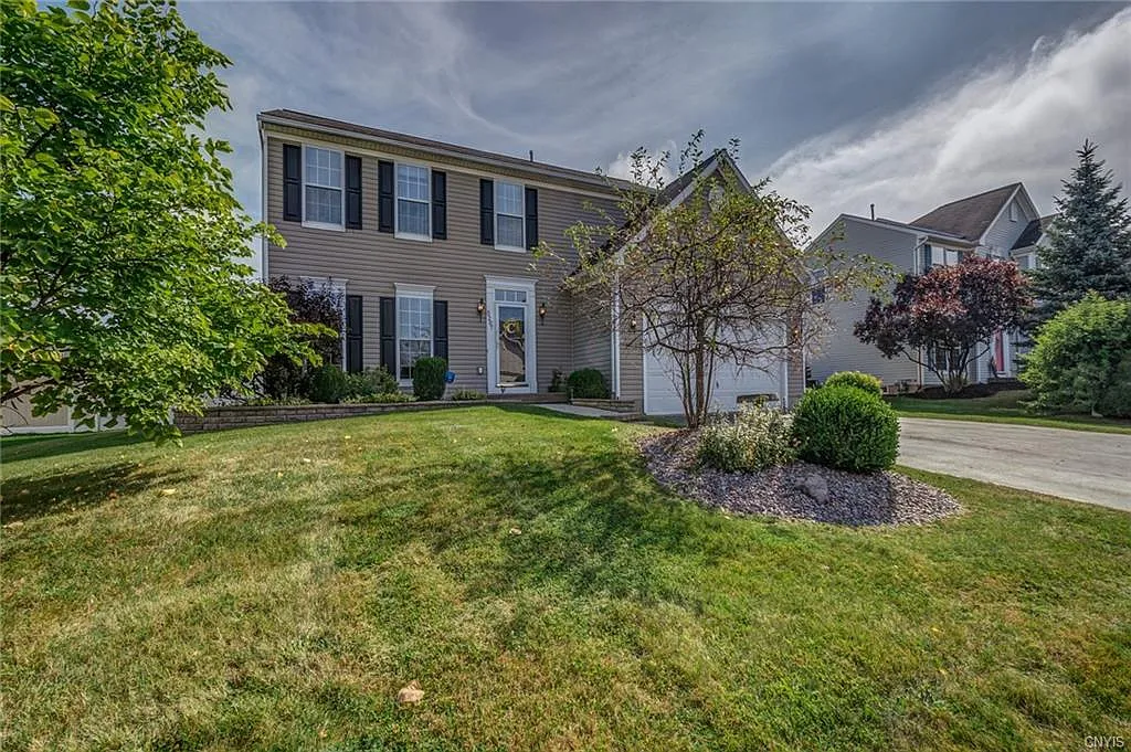 5207 Harriet Fisher Dr photo 1
