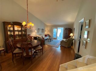 1539 N Regency Dr, Xenia, OH 45385