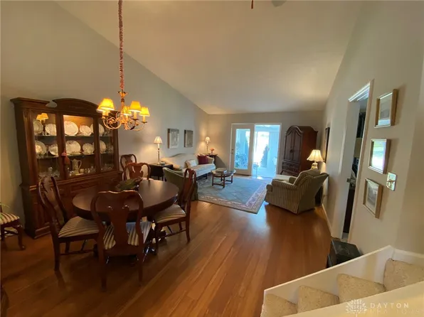 1539 N Regency Dr, Xenia, OH 45385