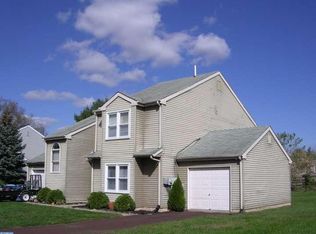 105 Spring House Ln, Telford, PA 18969