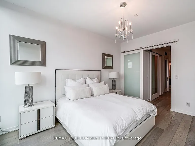 150 E Liberty St #Penthouse 2 — Photo 28