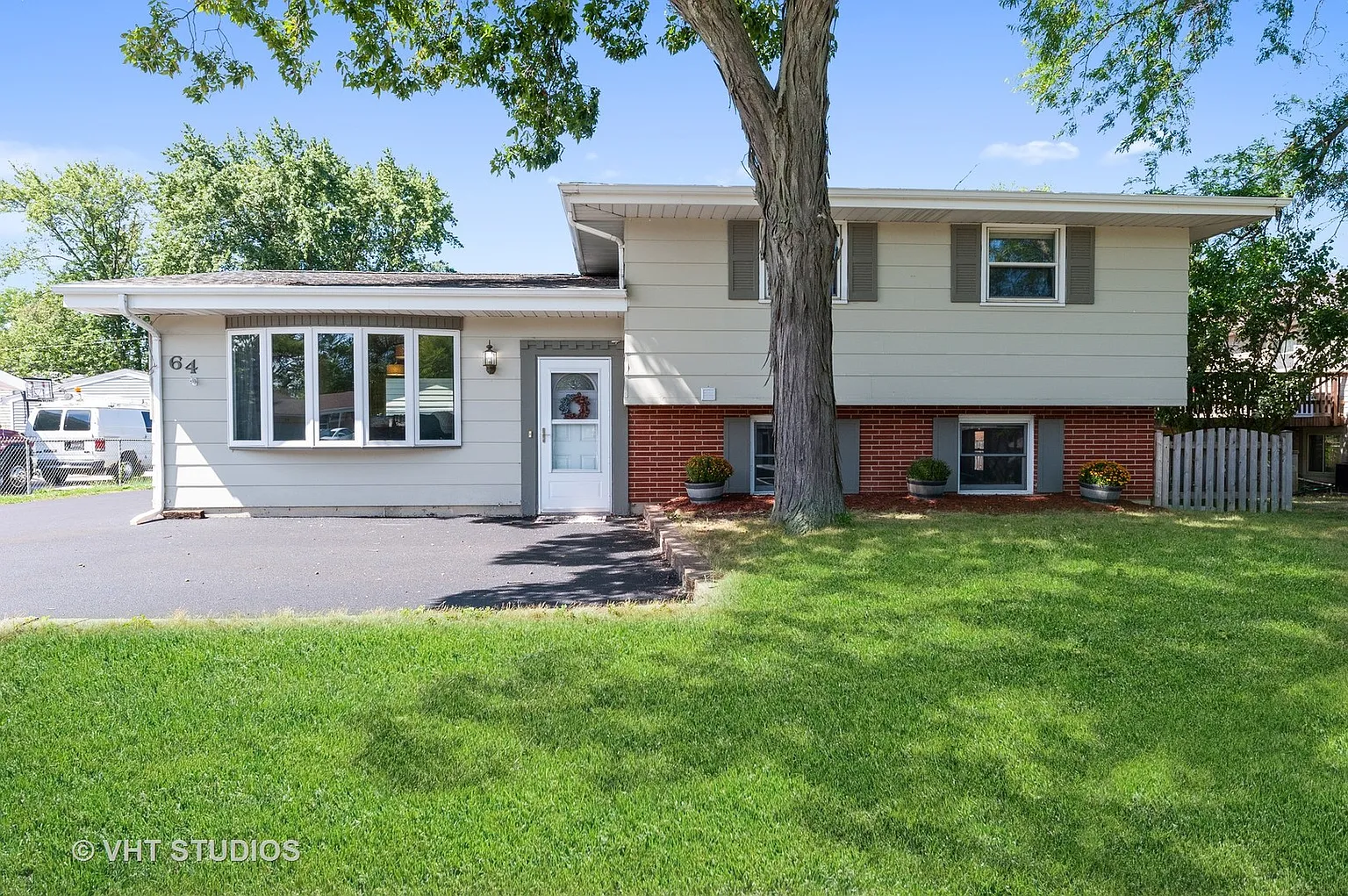 64 Orchard Ln photo 1