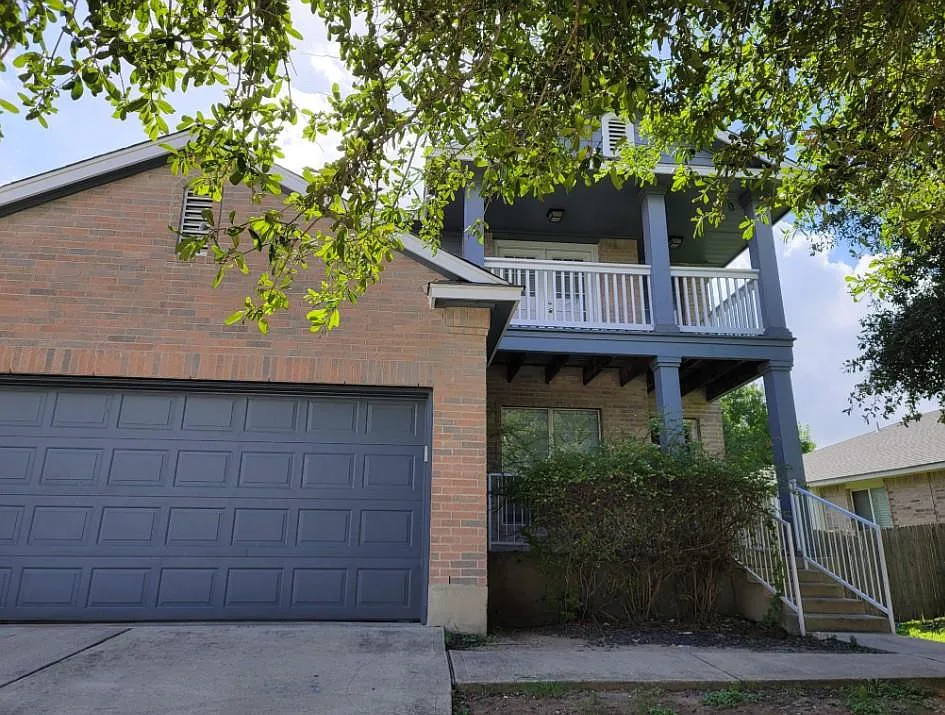 3 bed, 2.5 bath, 1870 sqft, $1,995 — Photo 1