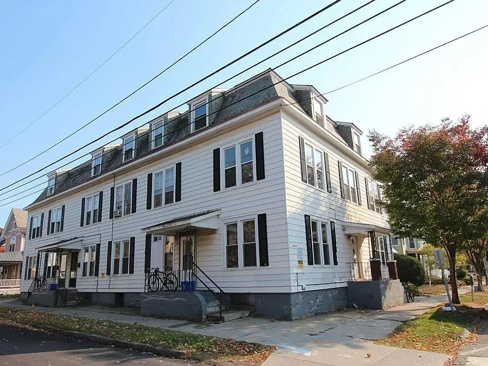 33-37 Grant St / 60 Clarke St