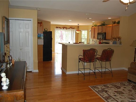 2nd image of 1030 Eagles Nest Ln #1015