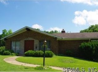 414 Willowbrook Ln, Collinsville, IL 62234
