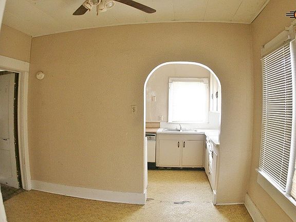 4th image of 1020 Wallace St