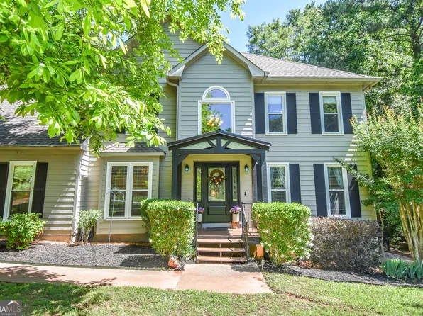 350 Ridgemont Dr, Fayetteville, GA 30215