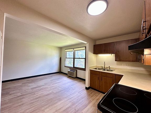 4th image of 311 S Andrews St #5