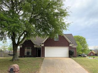 7429 Fox Hollow Ln, Southaven, MS 38671