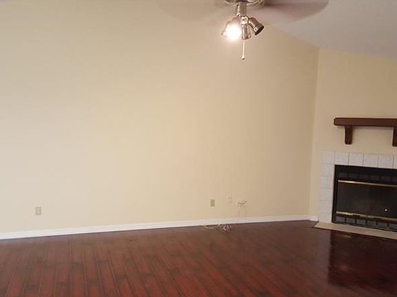 4th image of 7492 Bordwine Dr