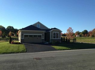 27 Milltowne Dr, Waterford, NY 12189