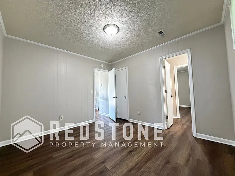 327 E Parker St #B — Photo 9