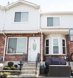 41 Country Drive West