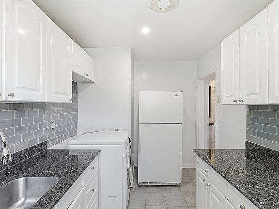 4th image of 220-17 75th Ave #85A2