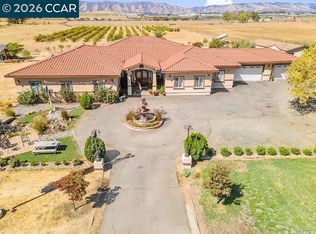 8495 Freedom Ln, Winters, CA 95694