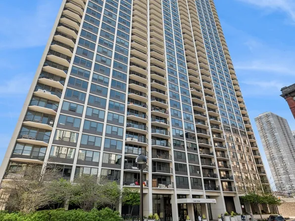 1560 N Sandburg Ter APT 1208, Chicago, IL 60610