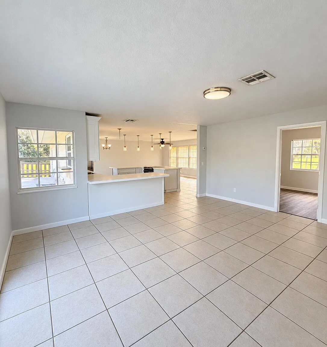 3 bed, 2.0 bath, 1677 sqft, $4,500 — Photo 3
