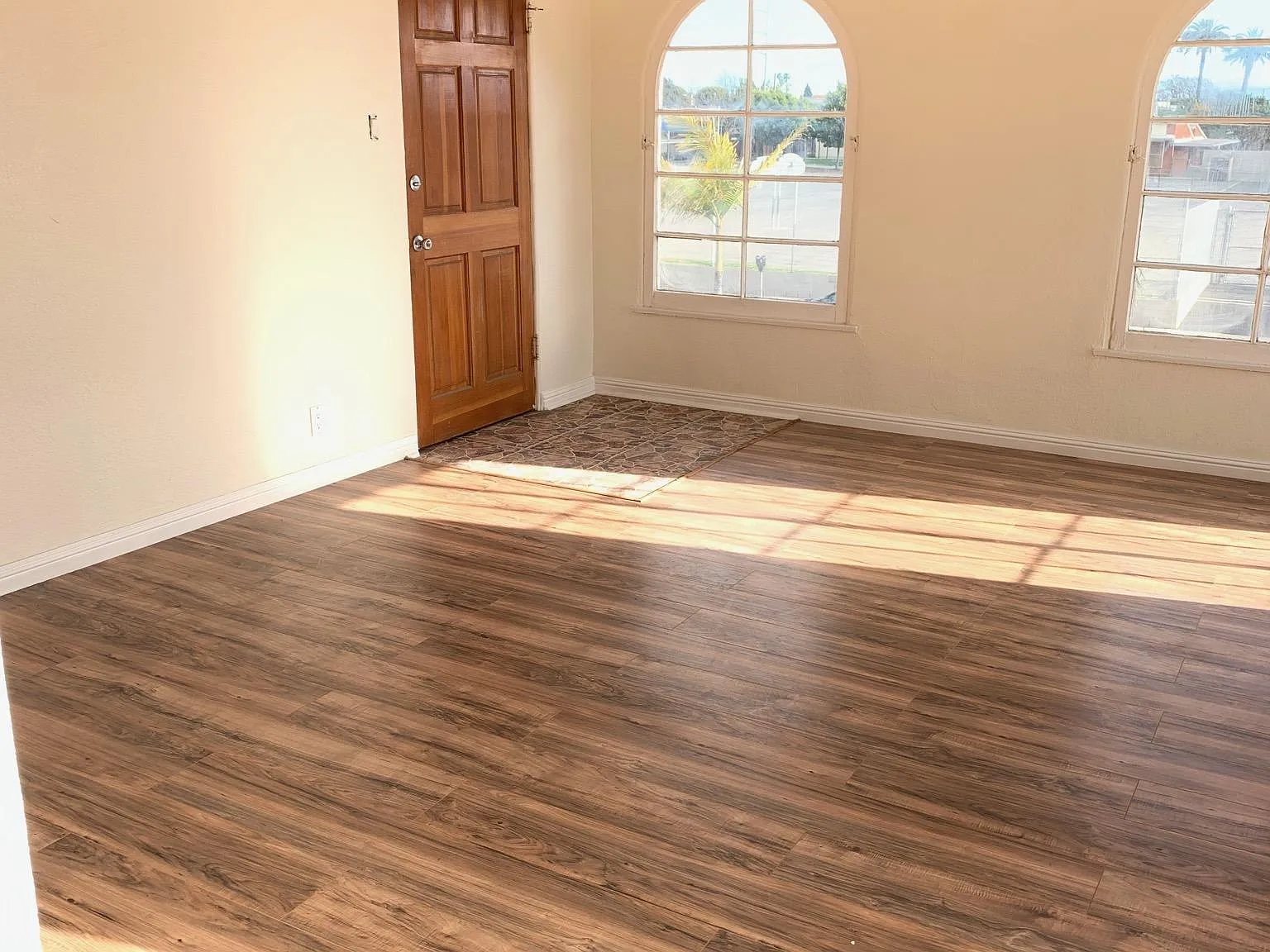333 W Manchester Blvd — Photo 2