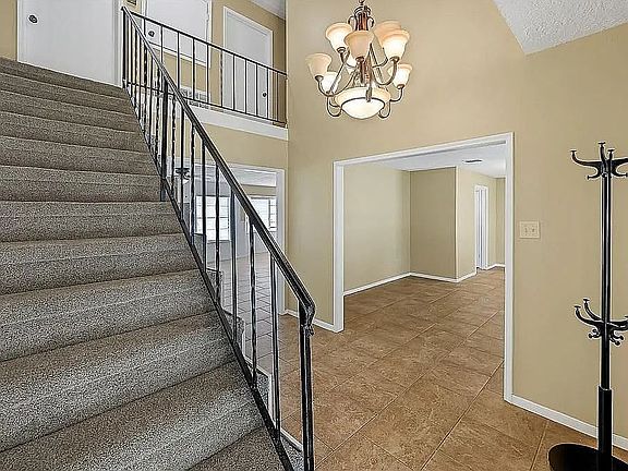 3rd image of 9611 Crail Dr