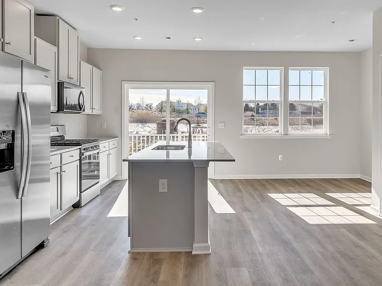178 Bell Ct — Photo 13