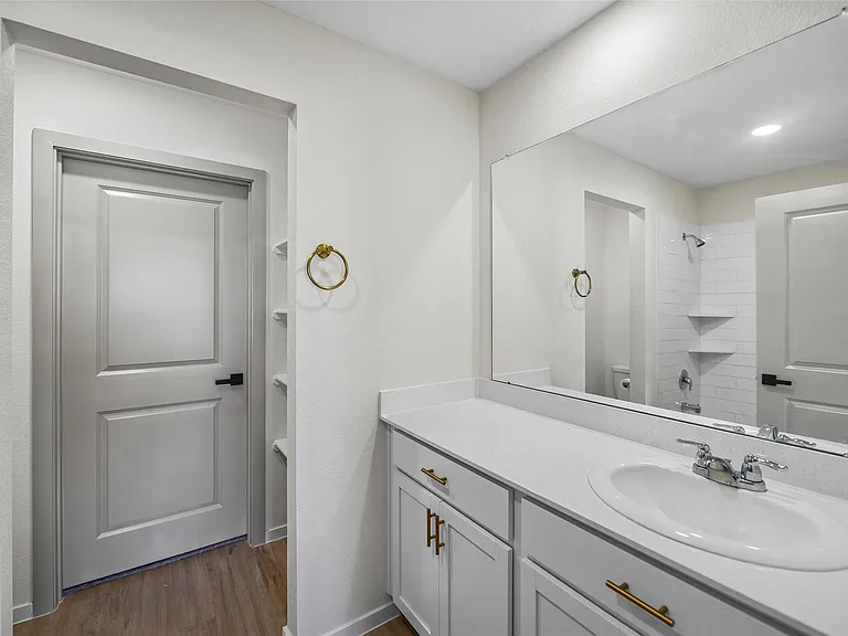 17722 Grove Hill Dr — Photo 11