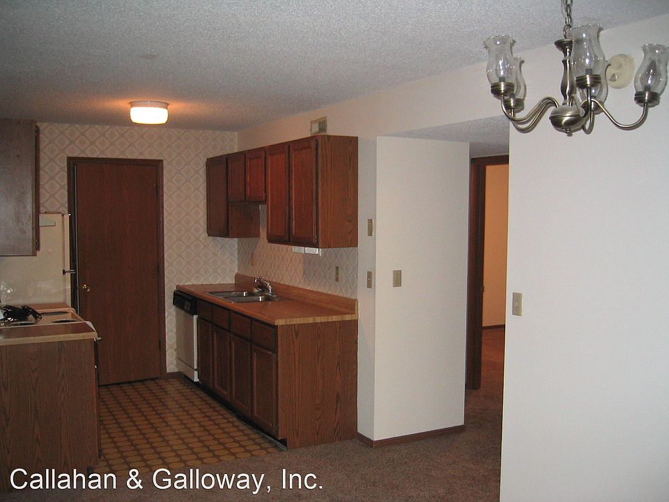 2nd image of 40 N Rainbow Dr APT B
