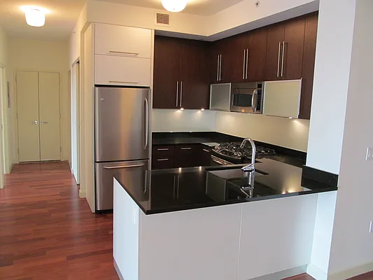 Rented by Lisa Management | media 40