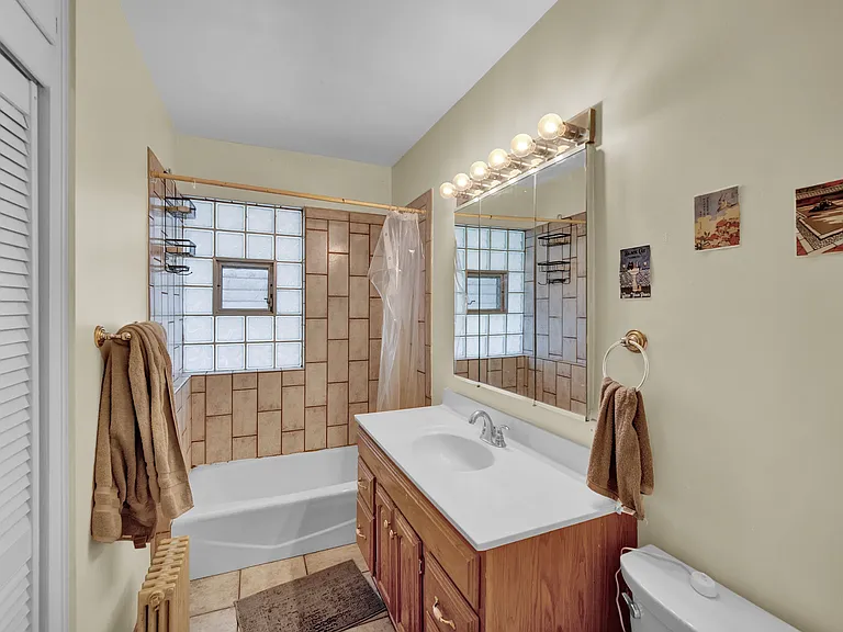 2303 Ridge Ave — Photo 12